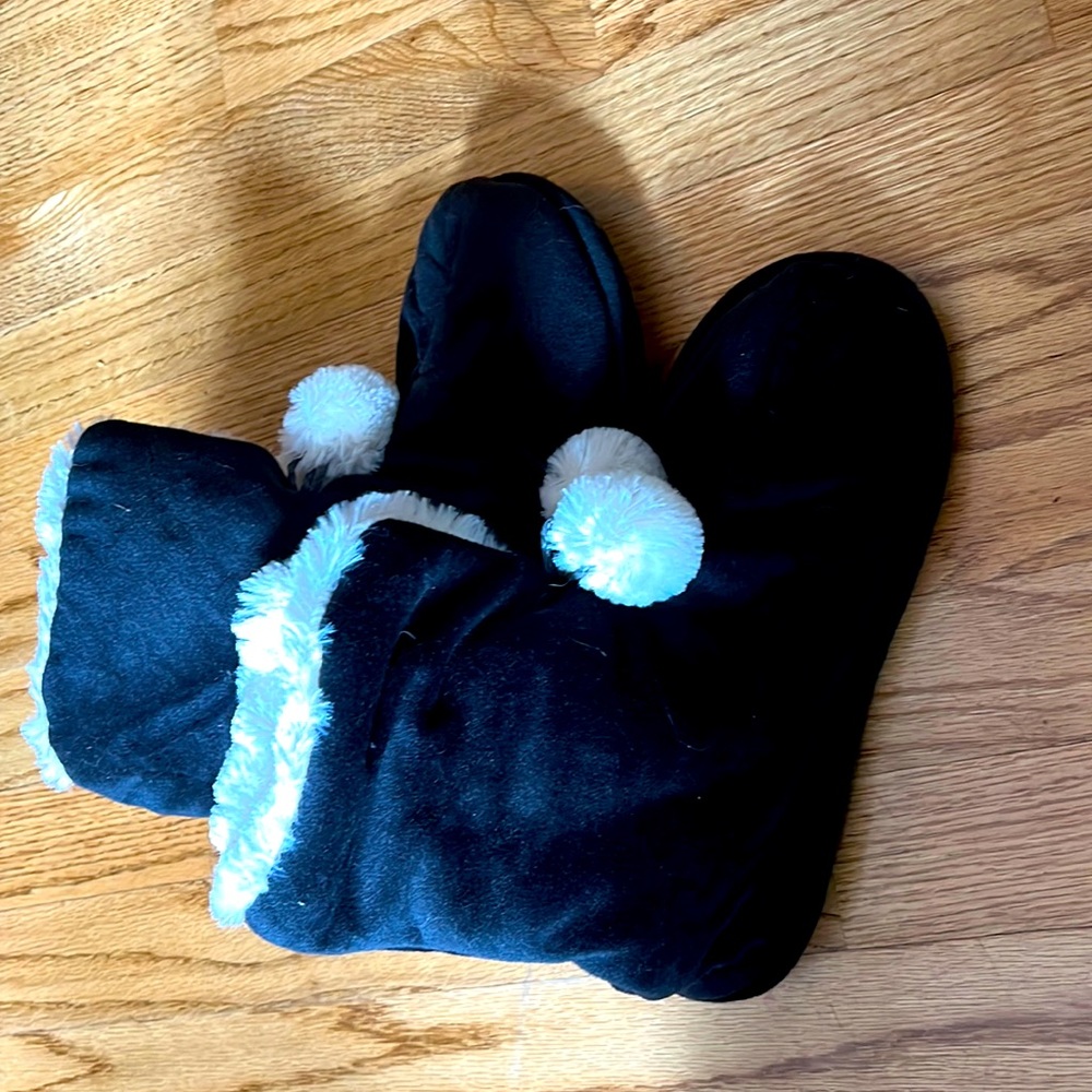 Black slippers
